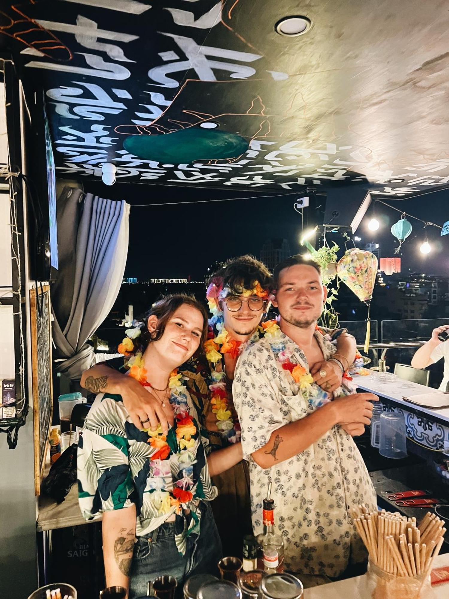 Hanoi Backpackers Hostel & Rooftop Bar Экстерьер фото